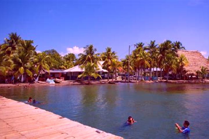 Emma, 27 — Escort in Omoa, Mexico