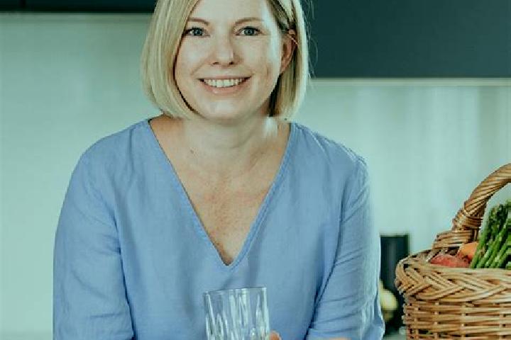 Emma, 27 — Escort in Remplin, Germany
