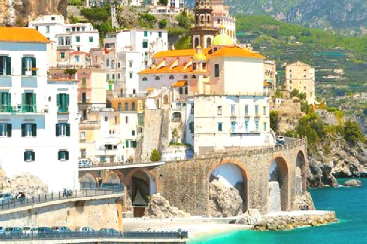 Emma, 27 — Escort in Villeneuve, Italy