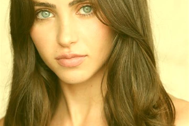 Emma, 28, a black blue-eyed latina companion based in Gomal Kelay. Offering Massage, Couples, Erotic Massage, Prostate Massage. Available for incall and outc...