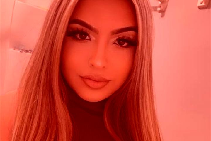 Emma, 28, a blonde amber-eyed latina companion based in Lanrodec. Offering Striptease, Dinner Date, Prostate Massage. Available for incall and outcall, day a...