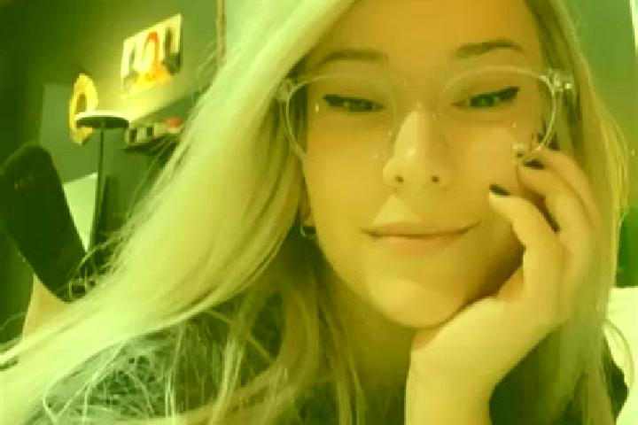 Emma, 28, a blonde grey-eyed indian companion based in Siretu. Offering BDSM, Prostate Massage, Couples. Available for incall and outcall, day and evening da...