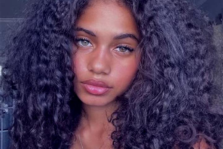 Emma, 28, a chestnut blue-eyed ebony companion based in Sunny Corner. Offering Fetish, Striptease, Girlfriend Experience, Massage. Available for incall and o...