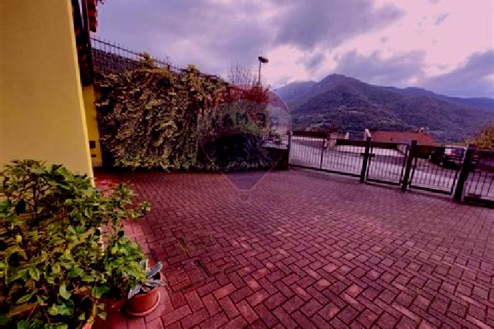 Emma, 28 — Escort in Campo Tizzoro, Italy