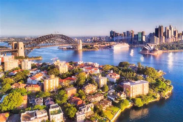 Emma, 28 — Escort in Kirribilli, Australia