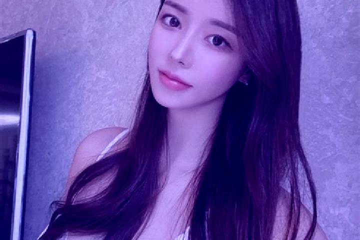 Emma, 28 — Escort in Lainqu, China
