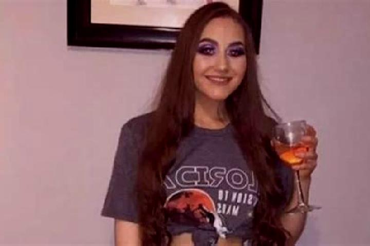 Emma, 28 — Escort in Lisnaskea, United Kingdom