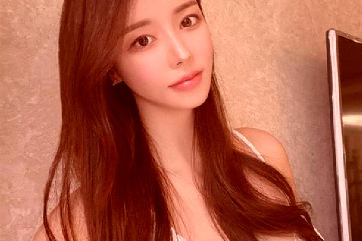 Emma, 28 — Escort in Nuojiang, China