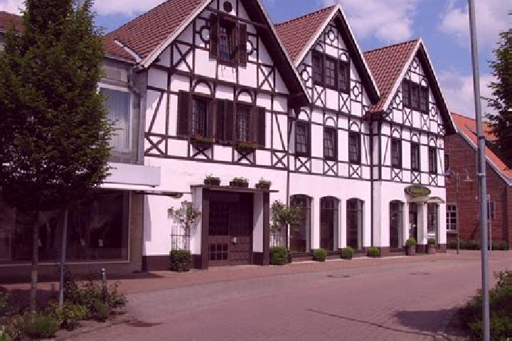 Emma, 28 — Escort in Oberlangen, Germany