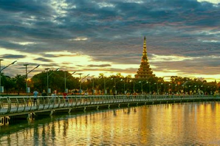 Emma, 28 — Escort in Phu Wiang, Thailand
