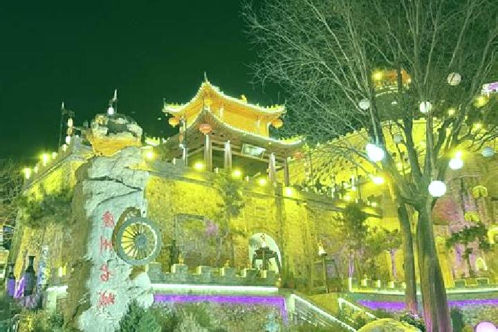 Emma, 28 — Escort in Qingyang, China