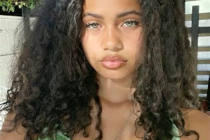 Emma, 29, a black green-eyed mixed companion based in New Ross. Offering Duos, Roleplay, 69. Available for incall and outcall, day and evening dates.