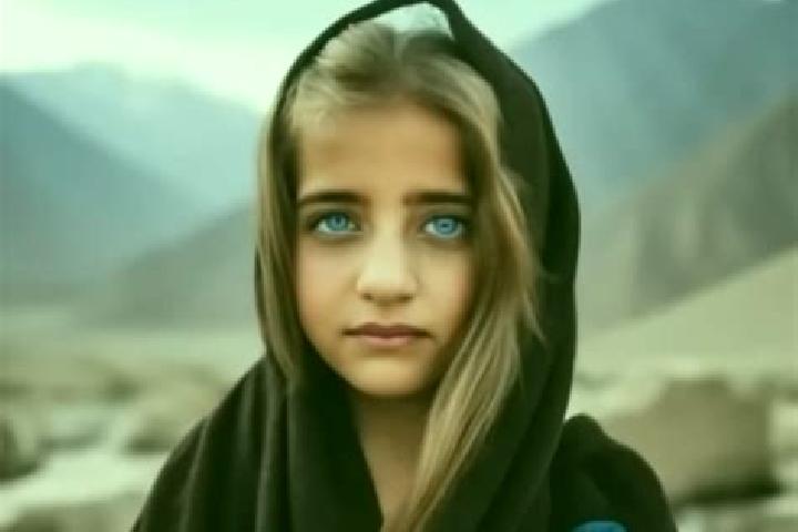 Emma, 29, a blonde amber-eyed middle eastern companion based in Venta Nueva. Offering Deep French Kissing, CIM, Couples. Available for incall and outcall, ov...