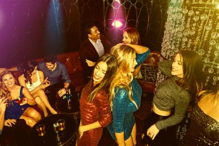 Emma, 29, a blonde brown-eyed asian companion based in Meung-sur-Loire. Offering Striptease, Tantra, Girlfriend Experience. Available for incall and outcall,...