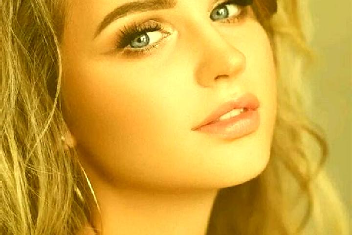 Emma, 29, a dark blonde blue-eyed caribbean companion based in Akalkuva. Offering Travel Companion, Massage, Overnight, Prostate Massage, Deep French Kissing...
