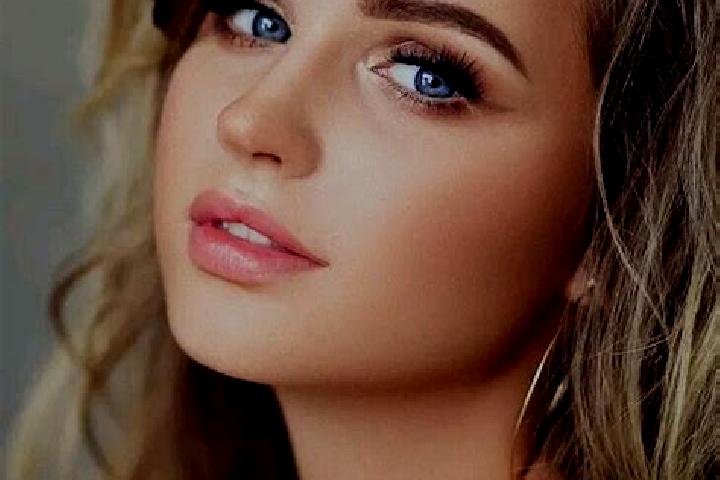 Emma, 29, a dark blonde blue-eyed ebony companion based in Real. Offering 69, Domination, Tantra. Available for incall and outcall, overnight bookings availa...