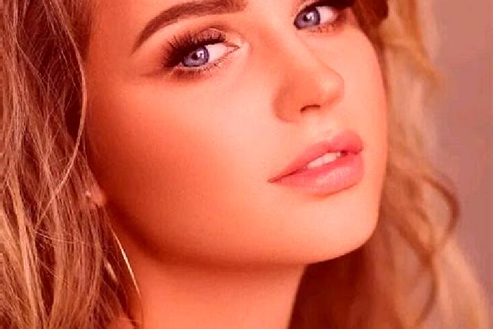 Emma, 29, a dark blonde blue-eyed mediterranean companion based in Schignano. Offering A-Level, OWO, Travel Companion. Available for incall and outcall, day ...