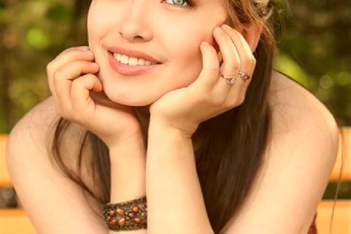 Emma, 29, a red blue-eyed asian companion based in Hamanoichi. Offering CIM, OWO. Available for incall and outcall, day and evening dates.