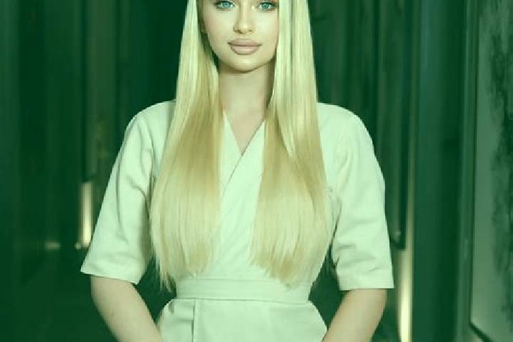 Emma, 29, a red green-eyed caucasian companion based in Marigne-Peuton. Offering OWO, Tantra, Erotic Massage, Dinner Date. Available for incall and outcall, ...