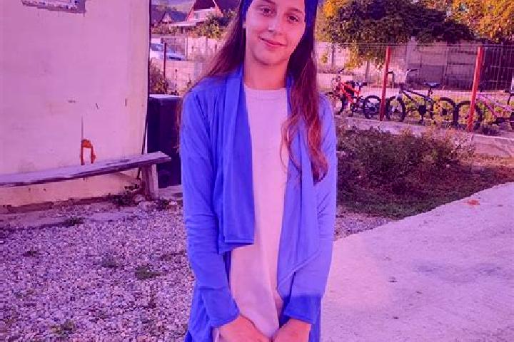 Emma, 29 — Escort in Cotoroaia, Romania