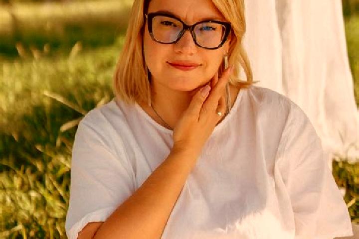 Emma, 29 — Escort in Iziaslav, Ukraine