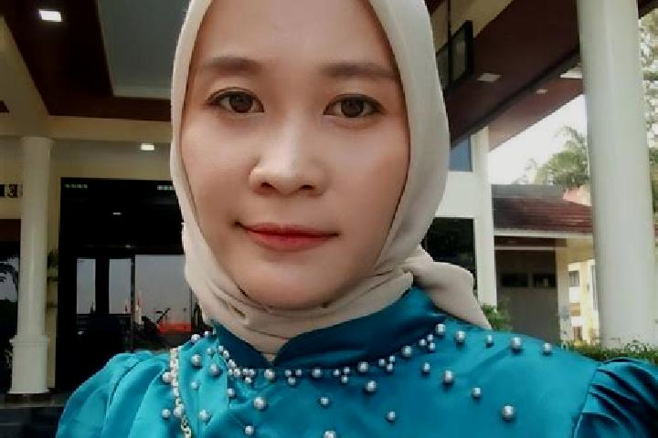 Emma, 29 — Escort in Karang Wetan, Indonesia