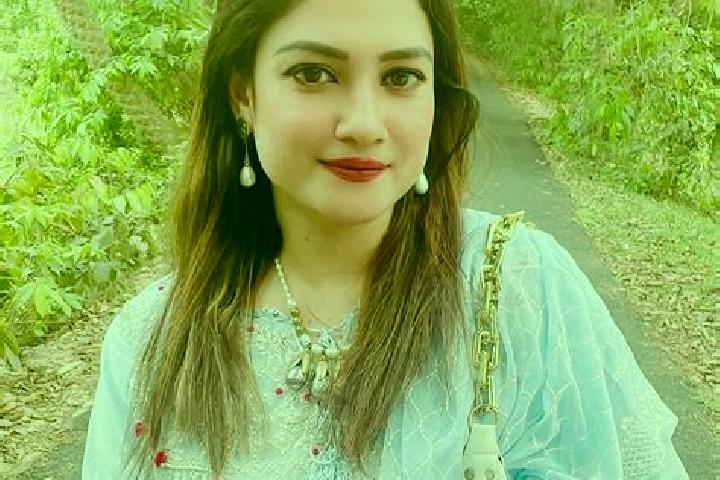 Emma, 29 — Escort in Matuail, Bangladesh