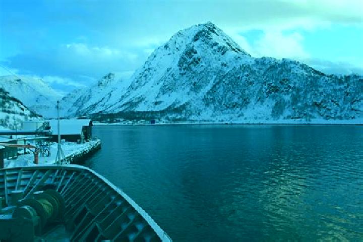 Emma, 29 — Escort in Oksfjord, Norway