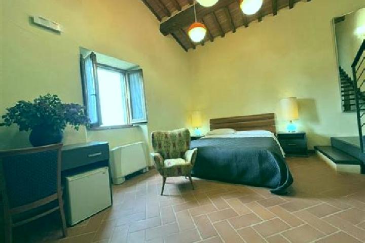 Emma, 29 — Escort in Palazzo del Pero, Italy