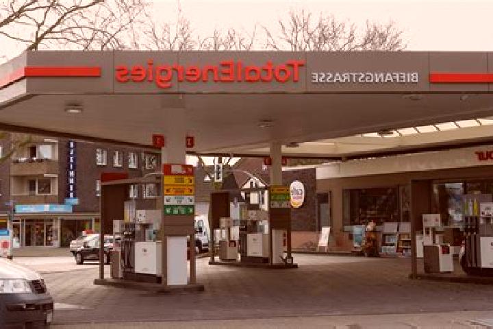 Emma, 29 — Escort in Rehren, Germany