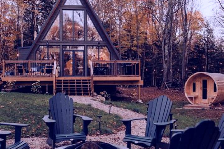 Emma, 29 — Escort in Sundridge, Canada