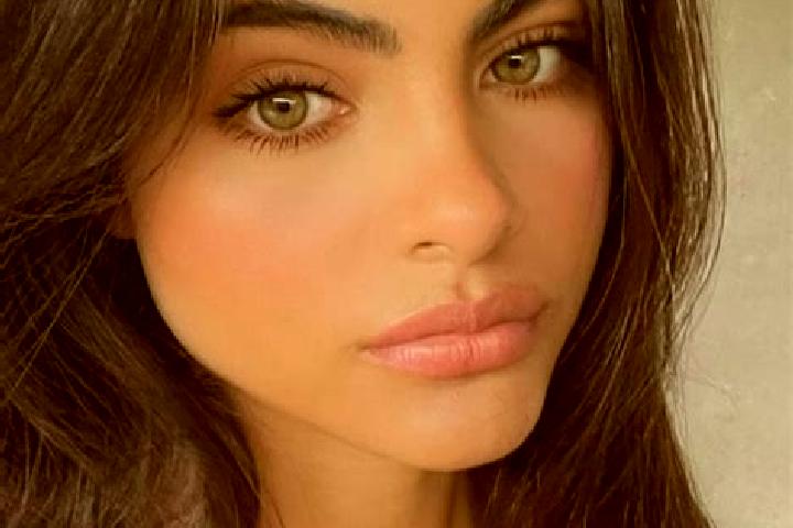Emma, 30, a black dark-eyed indian companion based in Manresa. Offering Fetish, OWO, Erotic Massage, Dinner Date. Available for incall and outcall, overnight...