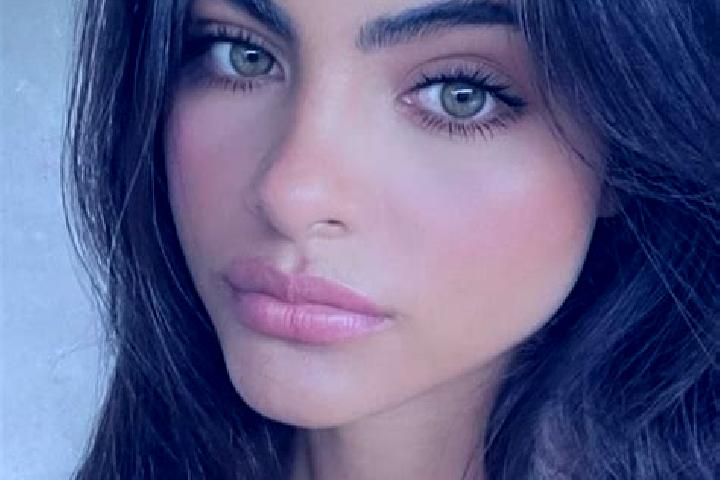 Emma, 30, a black hazel-eyed caucasian companion based in Salford Priors. Offering Tantra, Couples, Party Girl, Duos. Available for incall and outcall, day a...