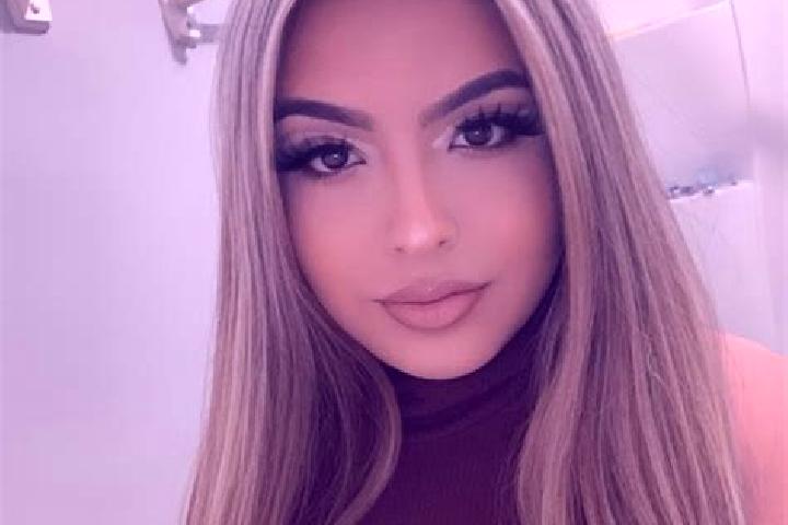 Emma, 30, a blonde dark-eyed latina companion based in Halabor. Offering GFE, Erotic Massage, Girlfriend Experience, OWO, Travel Companion. Available for inc...