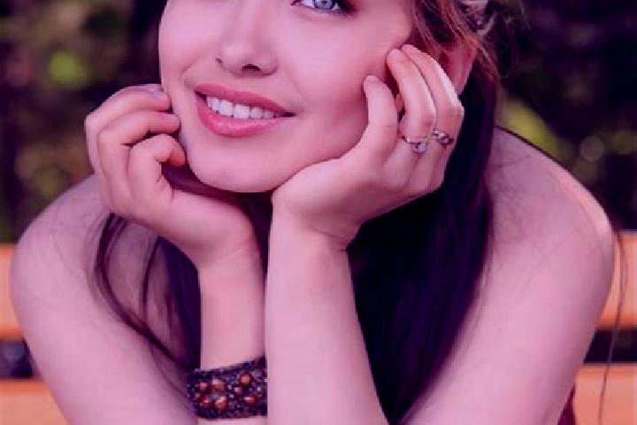 Emma, 30, a red blue-eyed asian companion based in Do stlik Shahri. Offering Striptease, Fetish, Tantra, GFE. Available for incall and outcall, overnight boo...