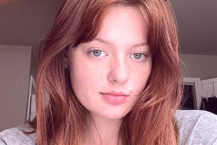 Emma, 30, a red grey-eyed mixed companion based in Kranea. Offering A-Level, Fetish, OWO, Tantra. Available for incall and outcall, day and evening dates.