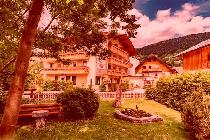 Emma, 30 — Escort in Aich, Austria