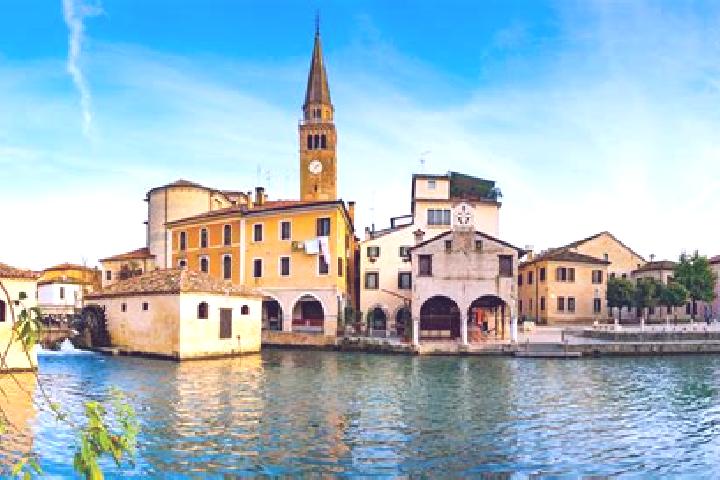 Emma, 30 — Escort in Concordia Sagittaria, Italy