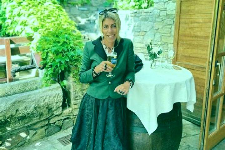 Emma, 30 — Escort in Hartmannsdorf, Austria