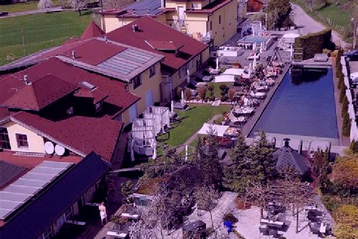 Emma, 30 — Escort in Sankt Georgen im Attergau, Austria
