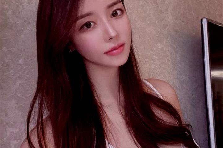 Emma, 30 — Escort in Xintaimen, China
