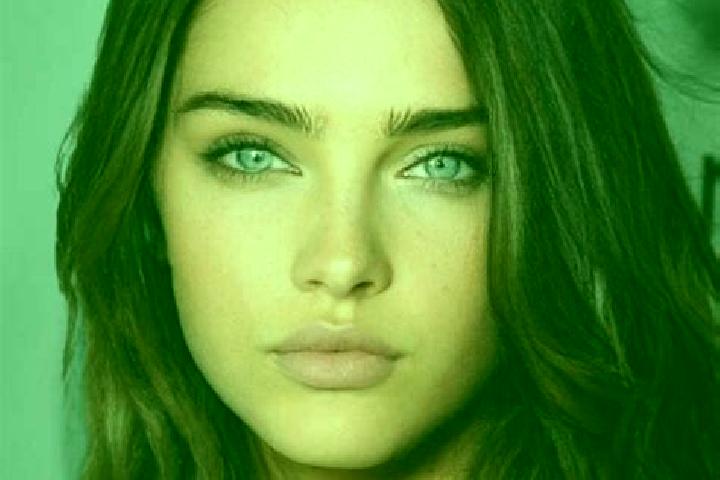 Emma, 31, a brunette brown-eyed european companion based in San Giorio. Offering OWO, 69, GFE. Available for incall and outcall, day and evening dates.