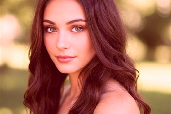 Emma, 31, a brunette hazel-eyed caucasian companion based in Candelara. Offering Dinner Date, Party Girl, GFE, Girlfriend Experience. Available for incall an...