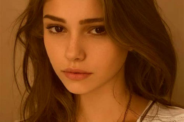 Emma, 31, a chestnut grey-eyed slavic companion based in Abranka. Offering Erotic Massage, GFE, Striptease. Available for incall and outcall, day and evening...