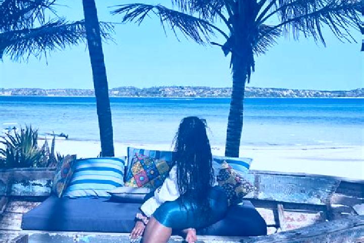 Emma, 31 — Escort in Bilene, Mozambique