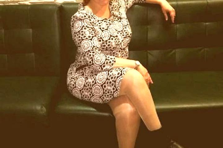 Emma, 31 — Escort in Dubenec, Czech Republic