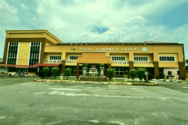 Emma, 31 — Escort in Kampung Bukit Beruang, Malaysia