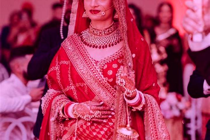 Emma, 31 — Escort in Mandi Dabwali, India