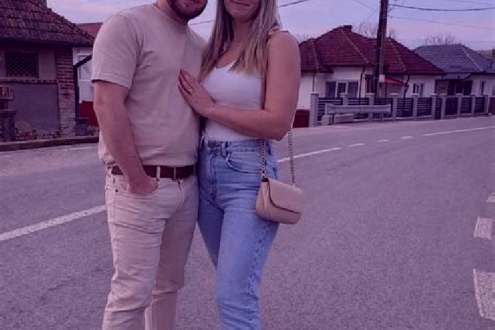 Emma, 31 — Escort in Seini, Romania
