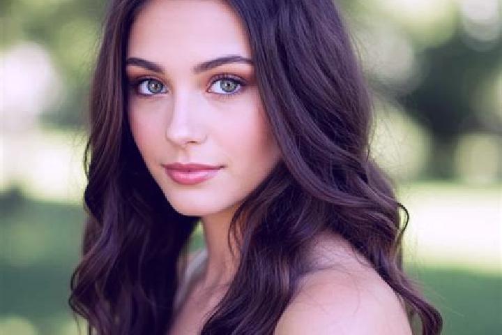 Emma, 32, a black brown-eyed indian companion based in Ruhwinkel. Offering 69, Domination, Roleplay. Available for incall and outcall, day and evening dates.